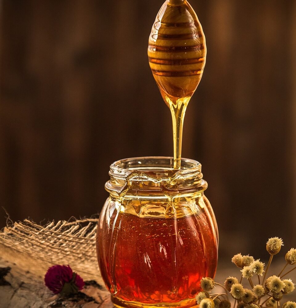raw honey, yellow honey